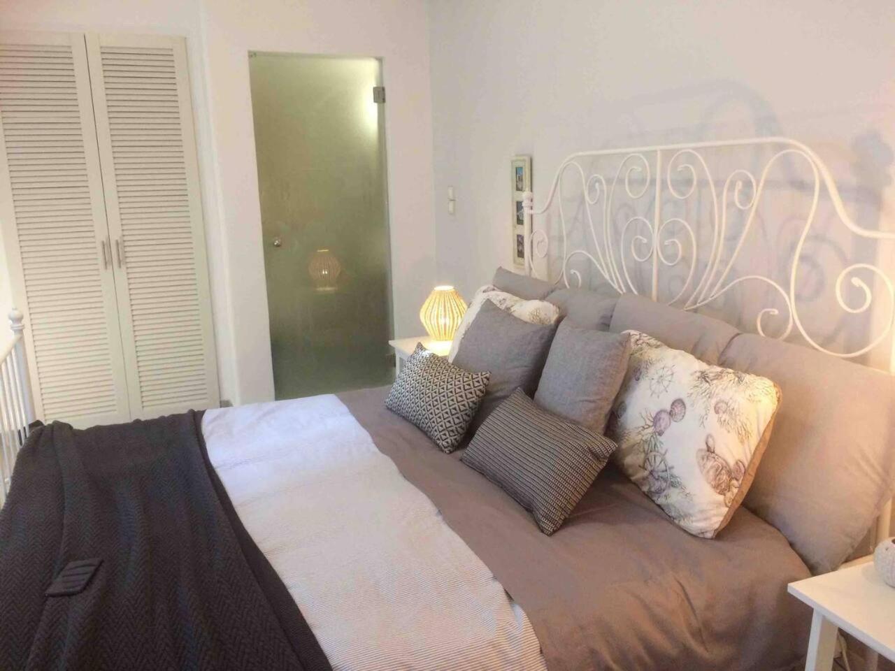 Fresh Renovated Maisonette Close To The Beach