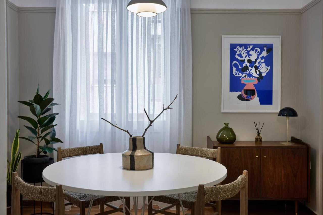 Pagrati Modernist 2bd Apt