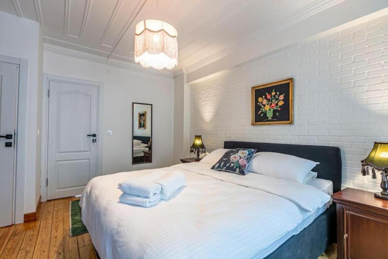 Historical 4-br Home Steps From Besiktas Stadium & Bosphorus Views Prime Nisantas Location!