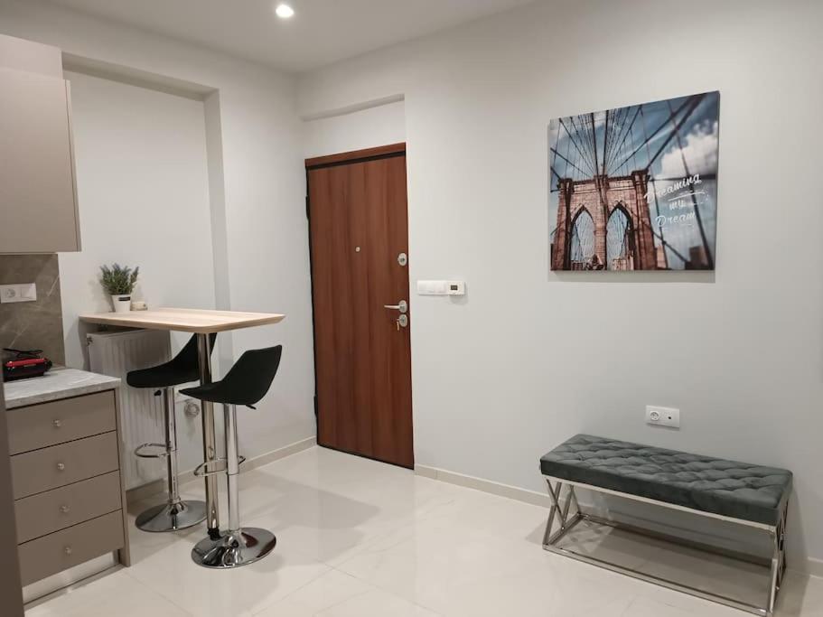 Embassy Apartment I2