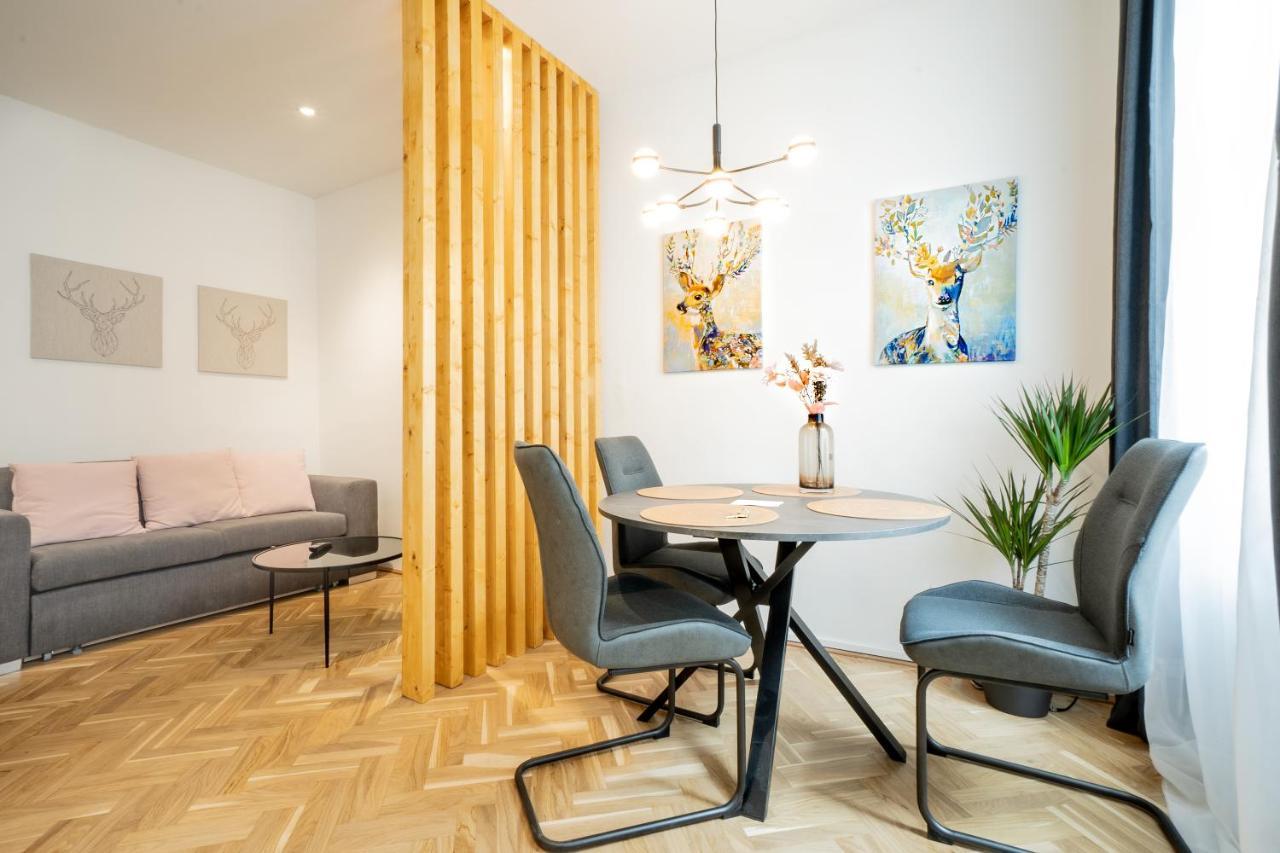 Comfortable, Balcony Apartment Quick Access To Vienna's Old Centre