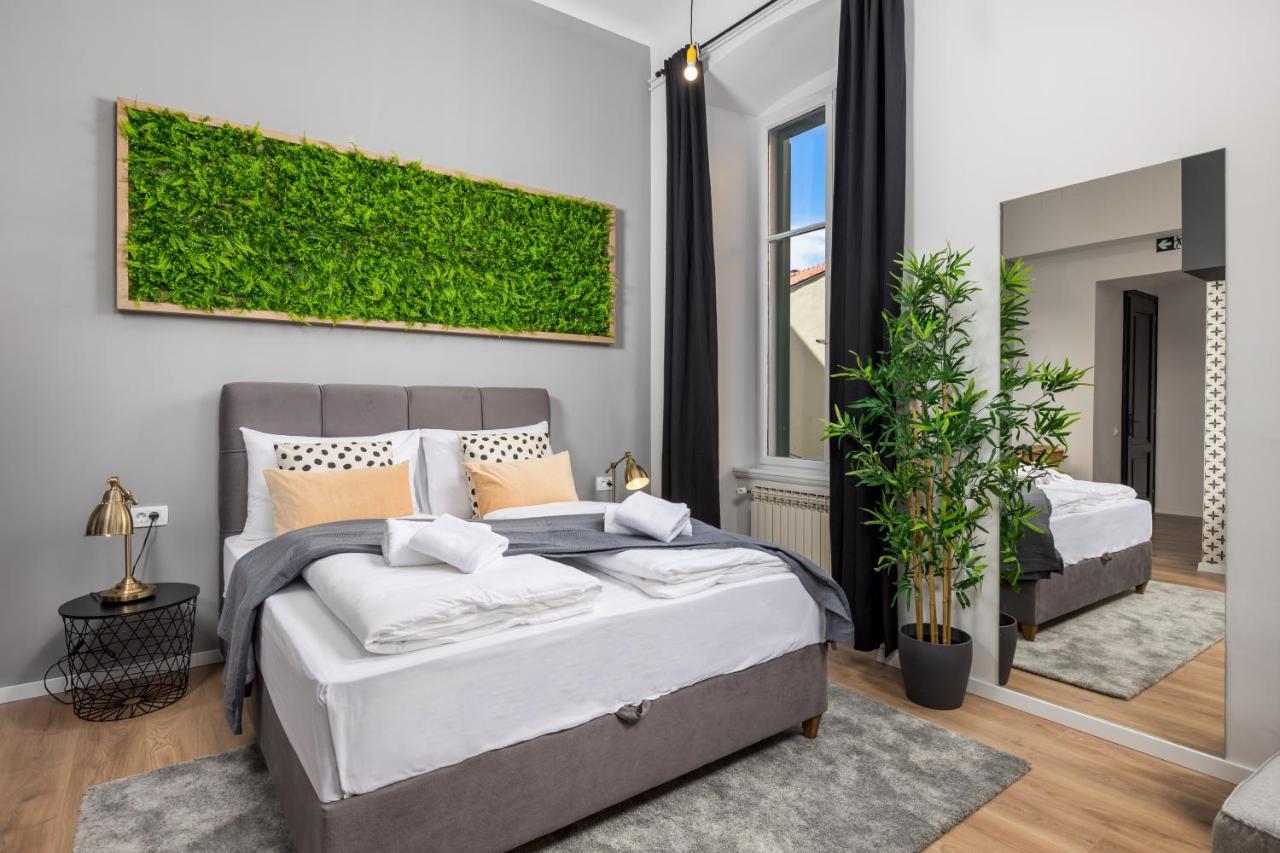 Molo Longo Downtown Apartments