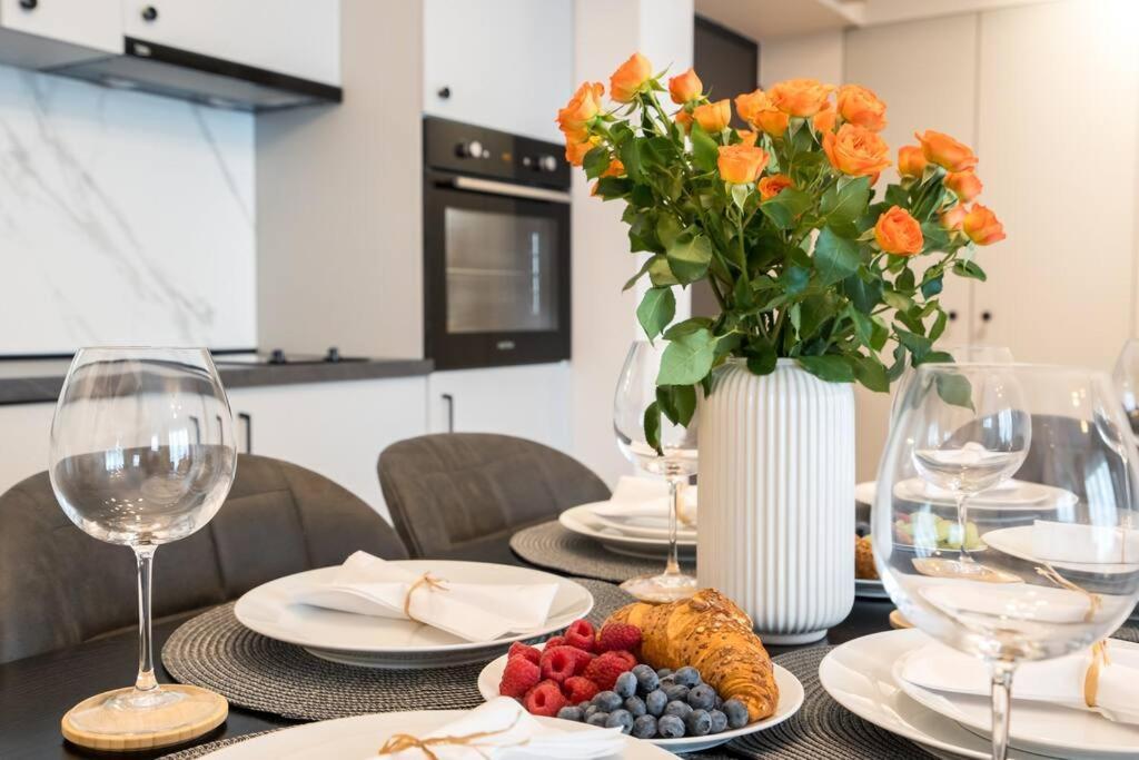 Bright & Calm 2br Top Location