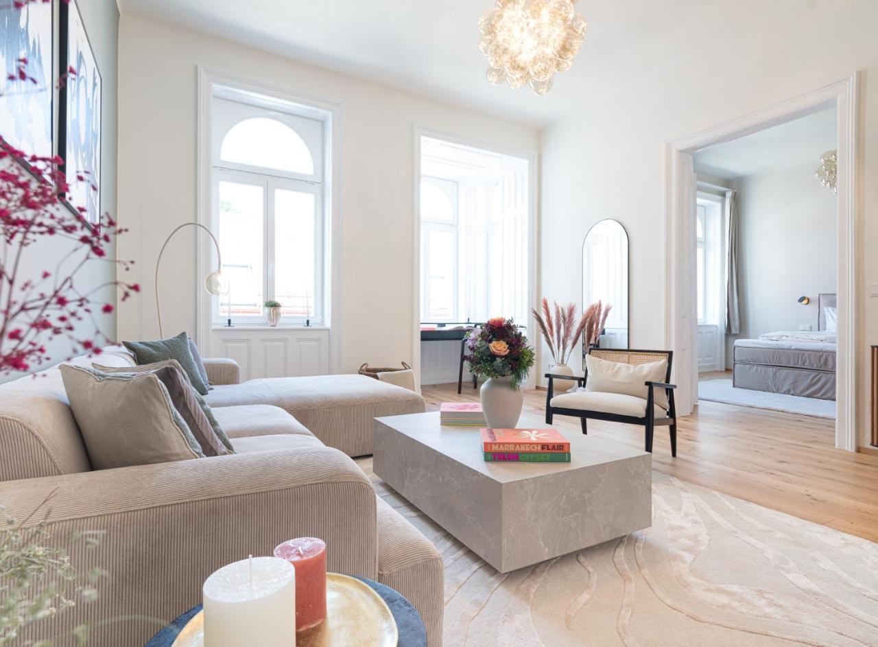 2 Bedroom Modern Premium Centrally Located