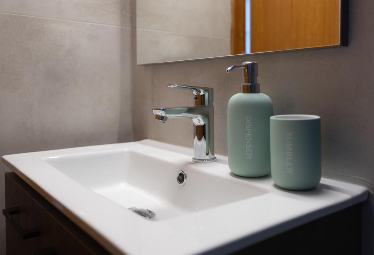 Osiris Cozy Sea Walk Lodge With Private Garden