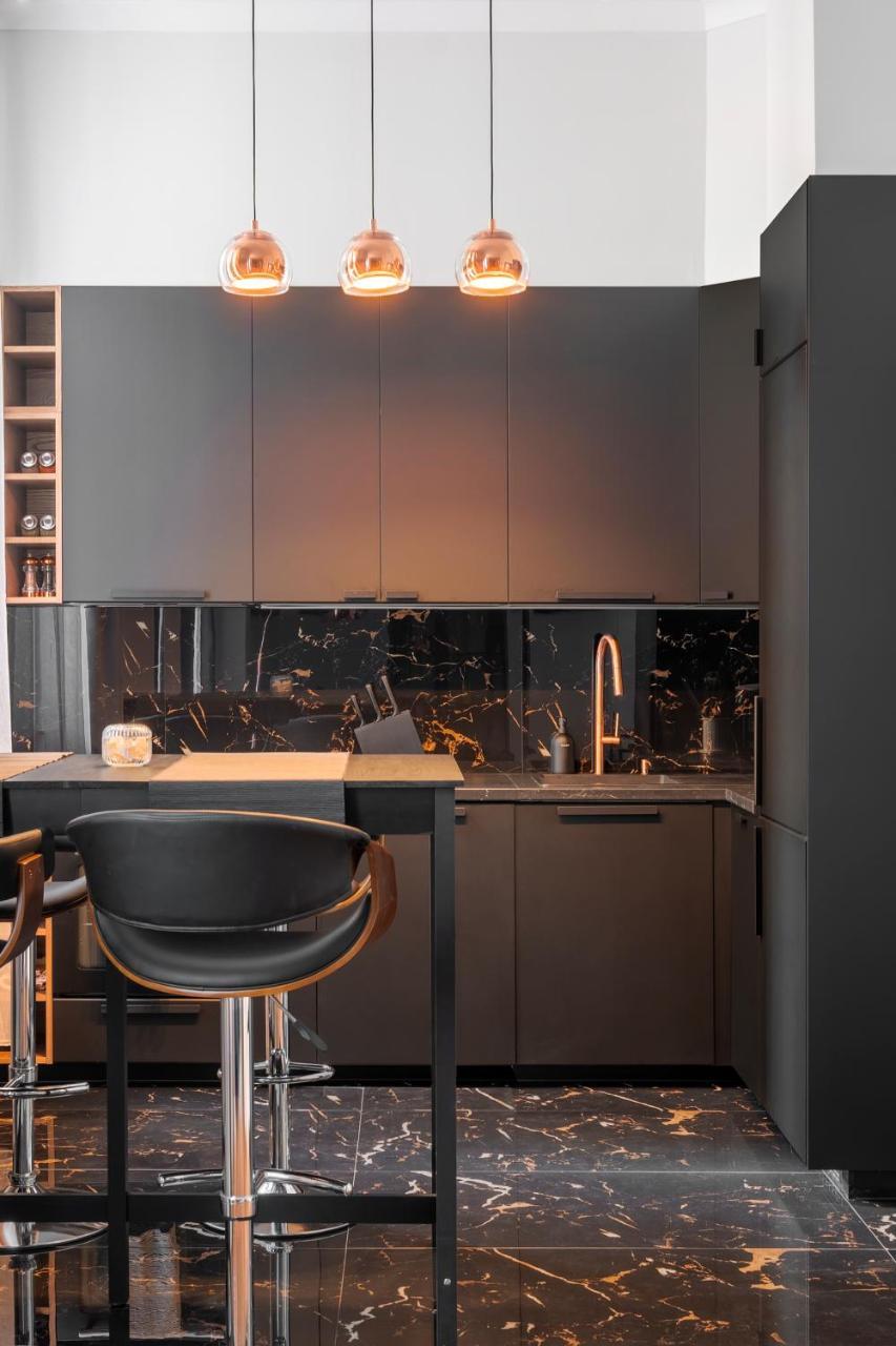 New High-end 2br Apartment With Parking