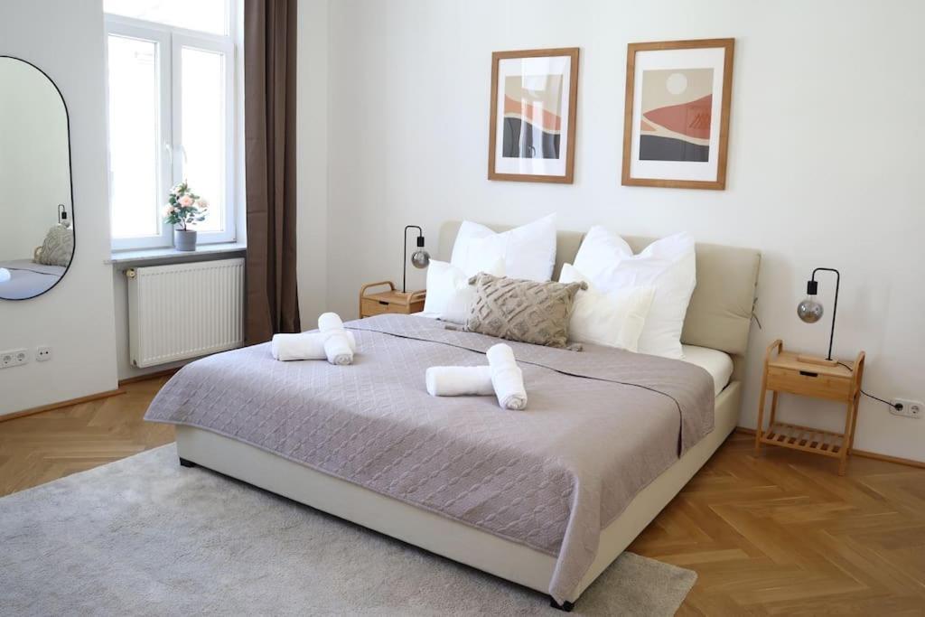 Bloom Cozy Apartment, 5 Stops To City Center