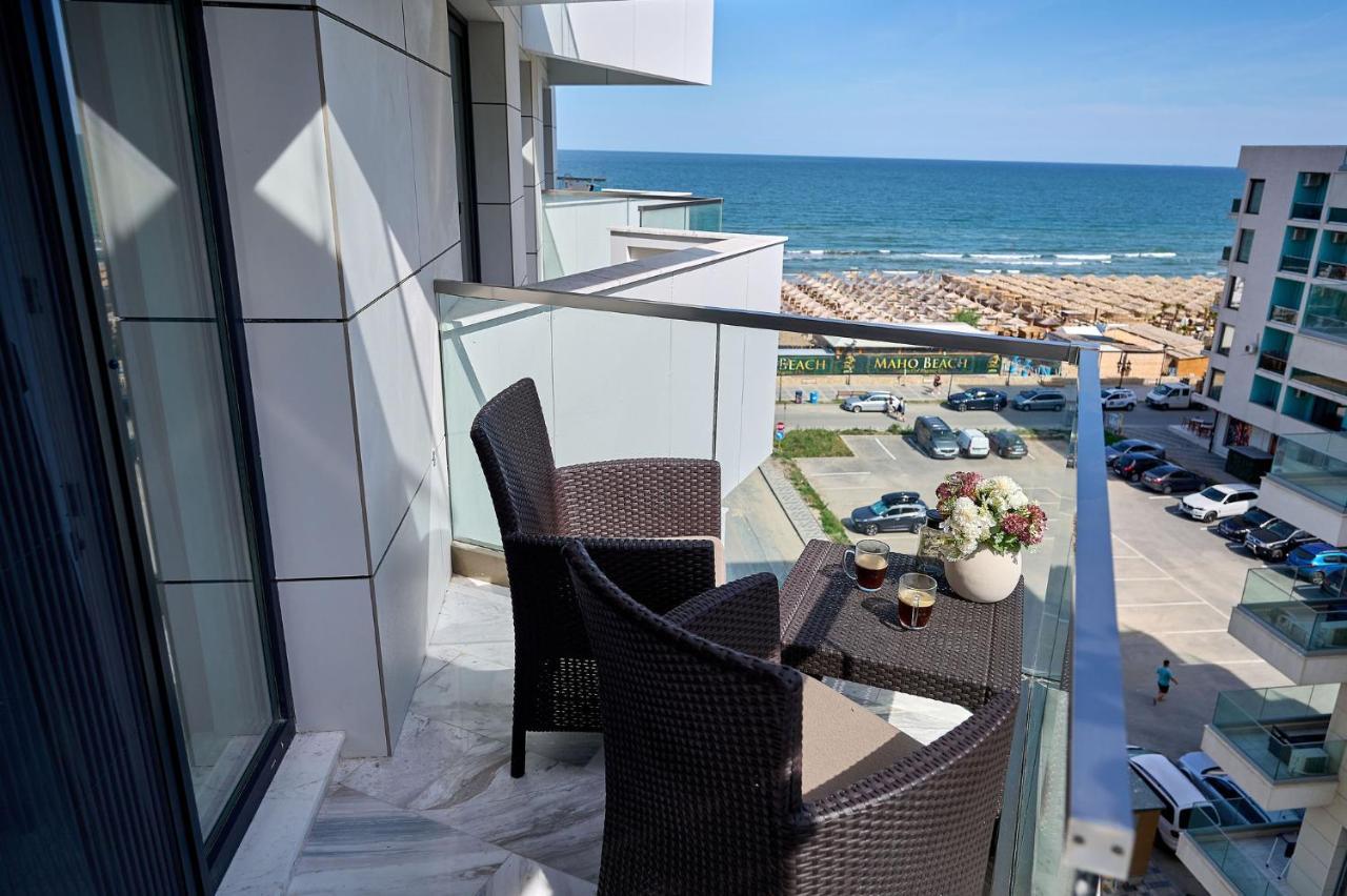 Kleo Apartment In Infinity Beach Resort Parking