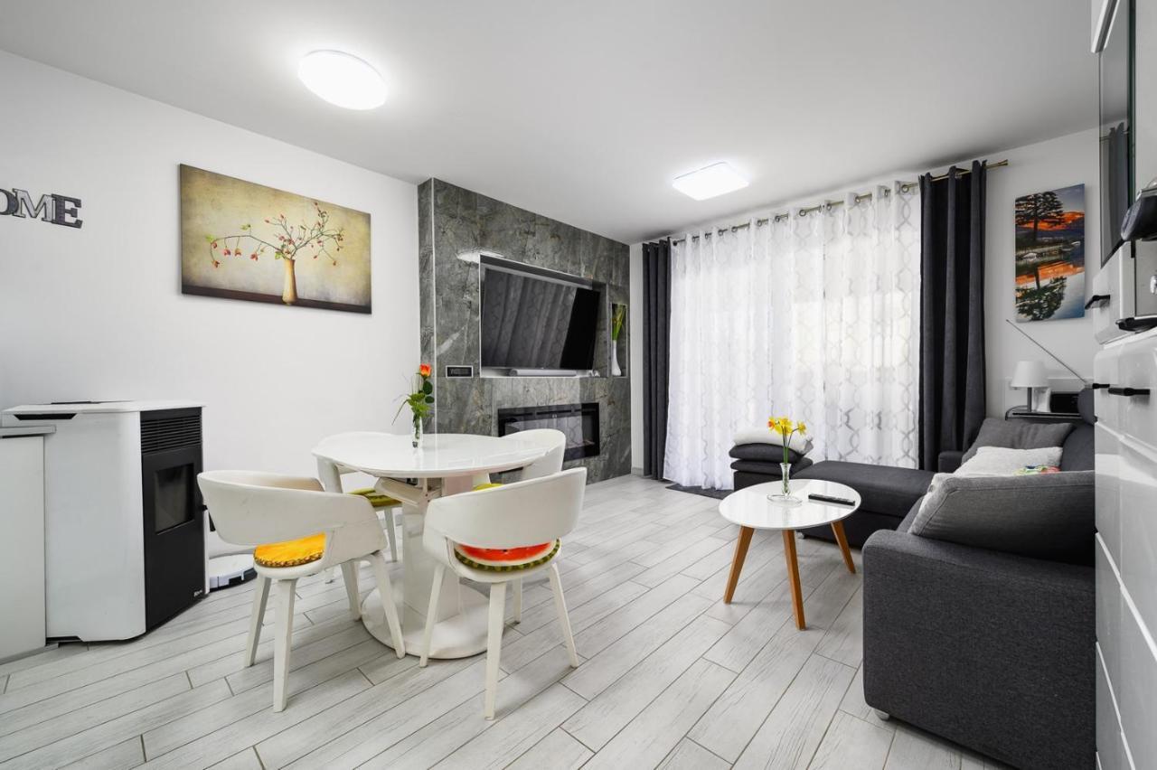 Anna House With Apartment