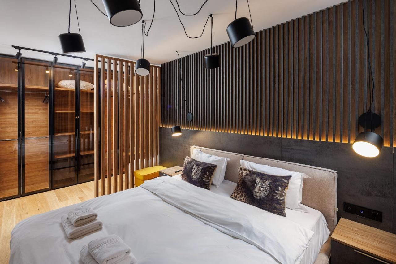 Pure Living Apartment W. Private Parking