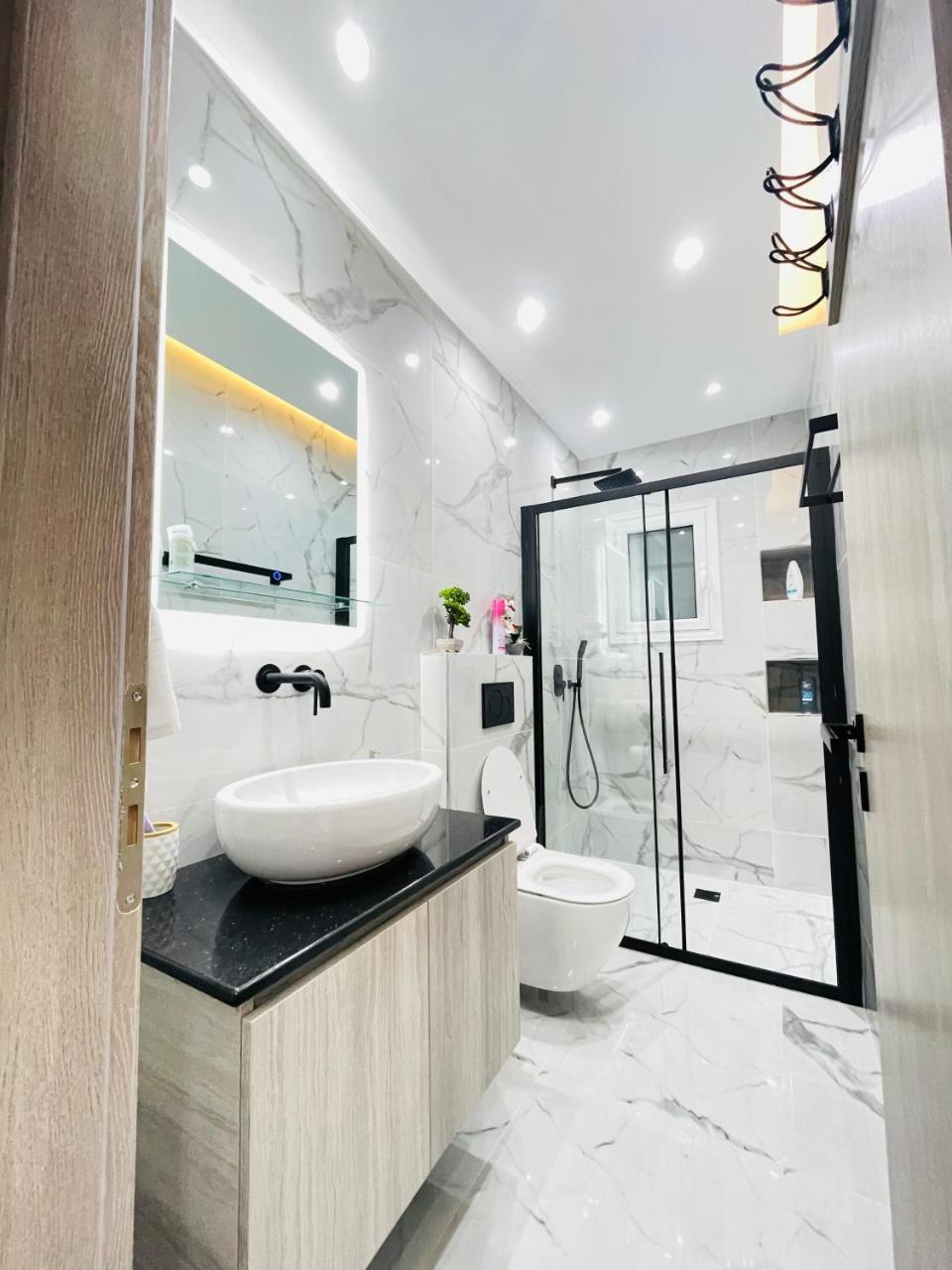 Apollo 2 Bd Jacuzzi Suite