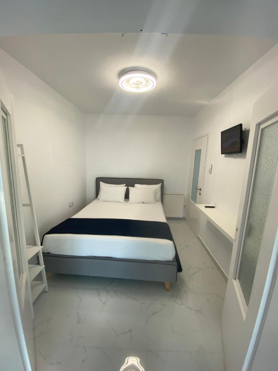 Candi Central Apartments