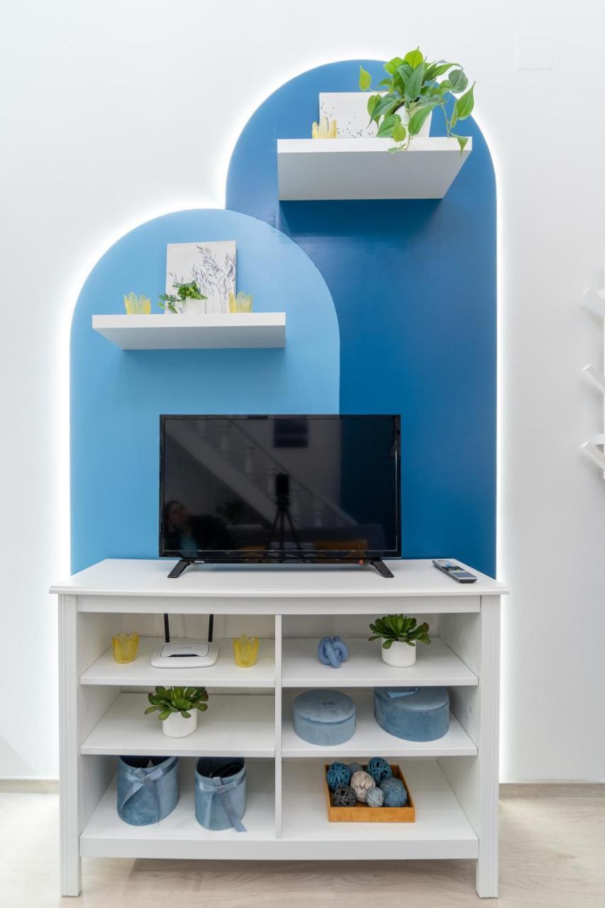 Deja Blue Old City Center Studio.
