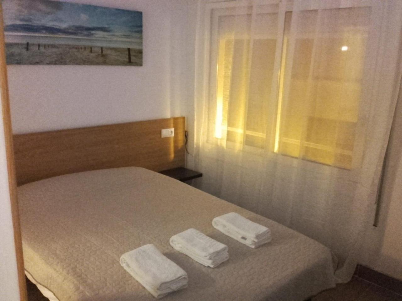 Habitacion Economica Con Bano Privado En Pleno Centro de Figueres