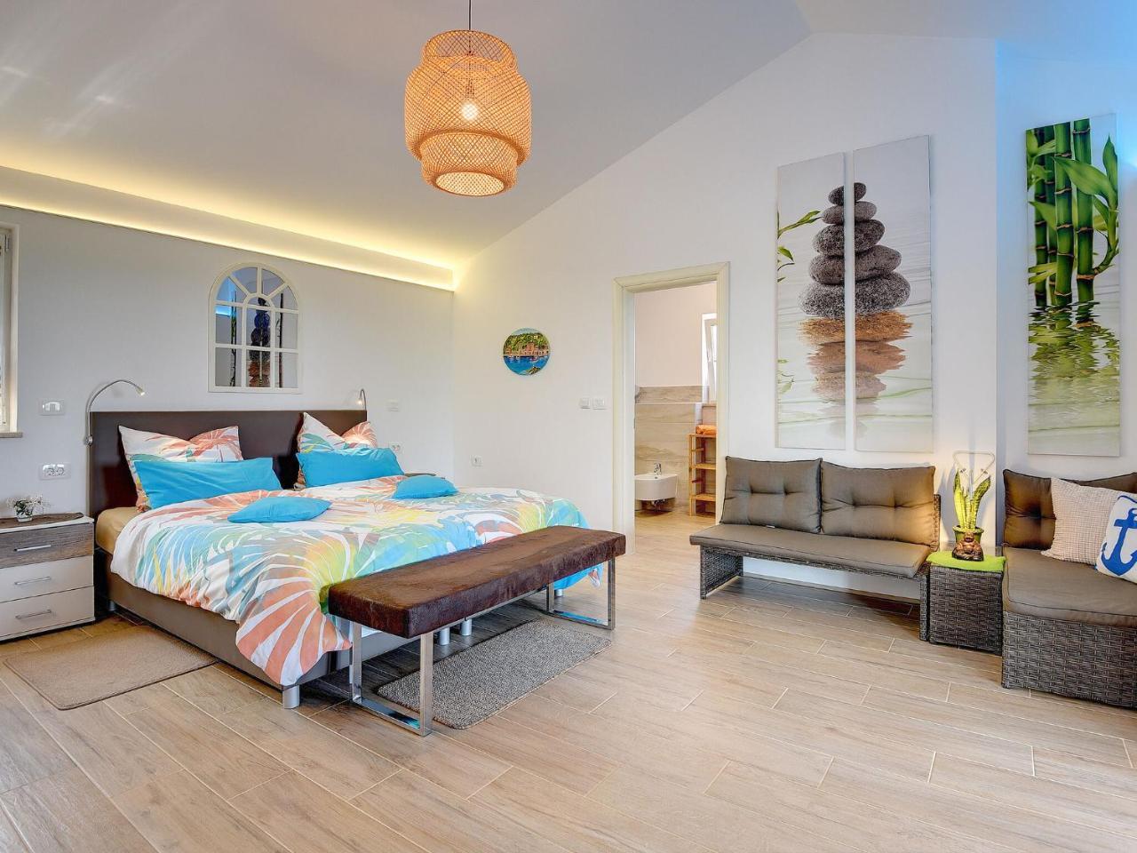 Gorgeous Villa In Novigrad With Private Pool