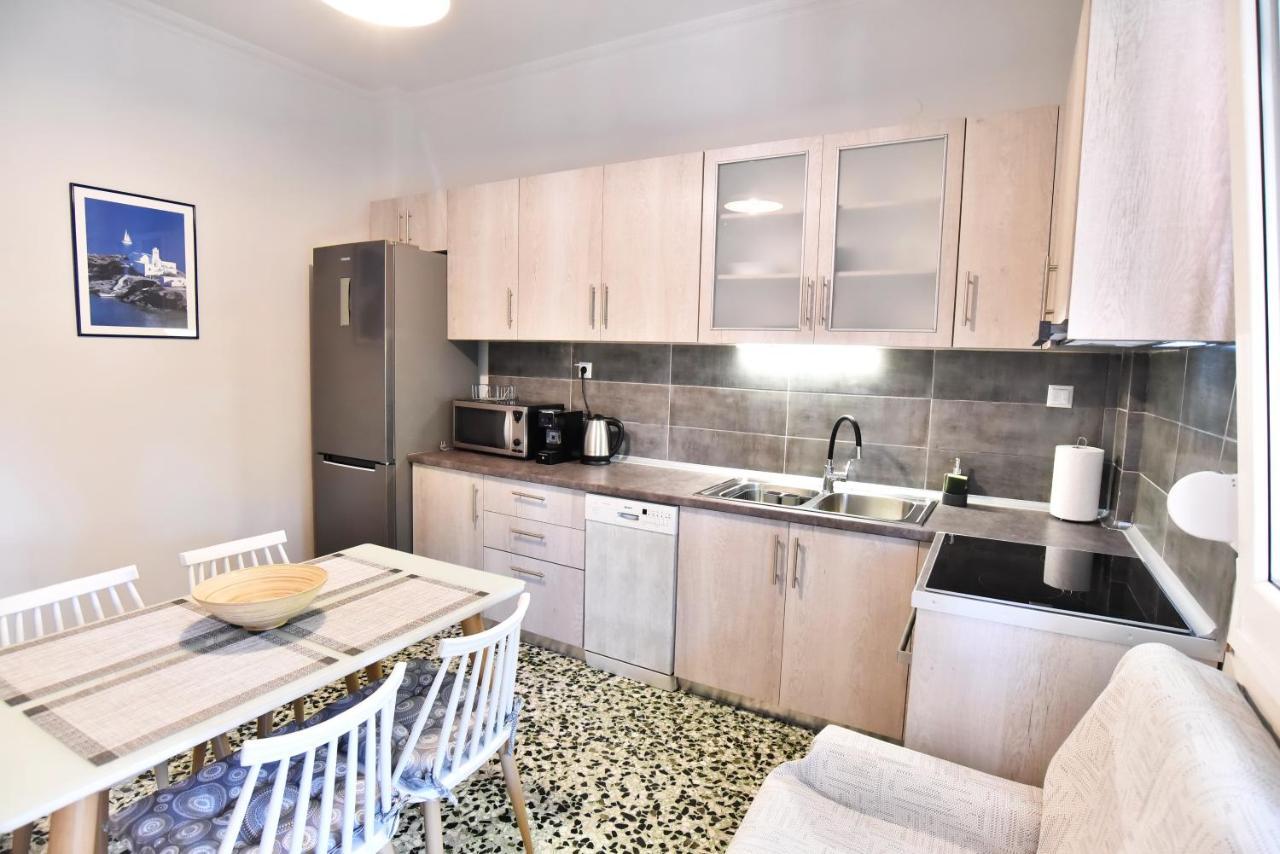 Downtown Apartment 10