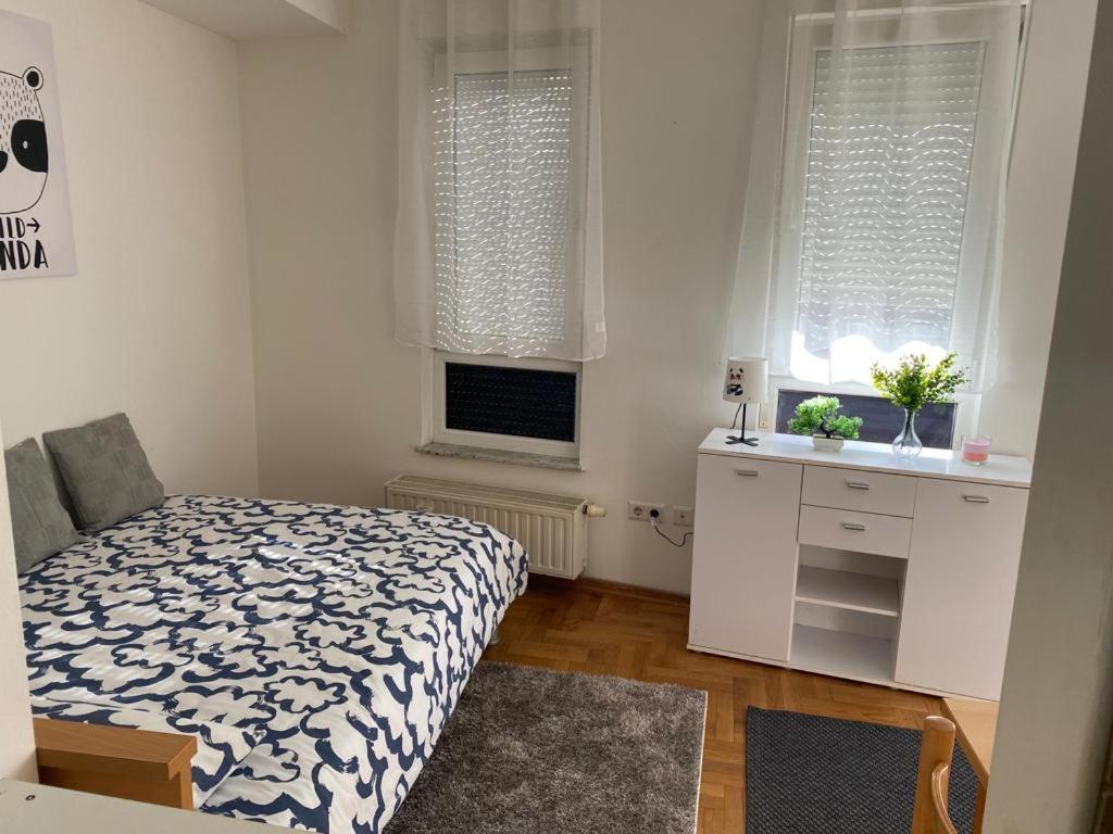 Studio City Apartment Sweet Panda