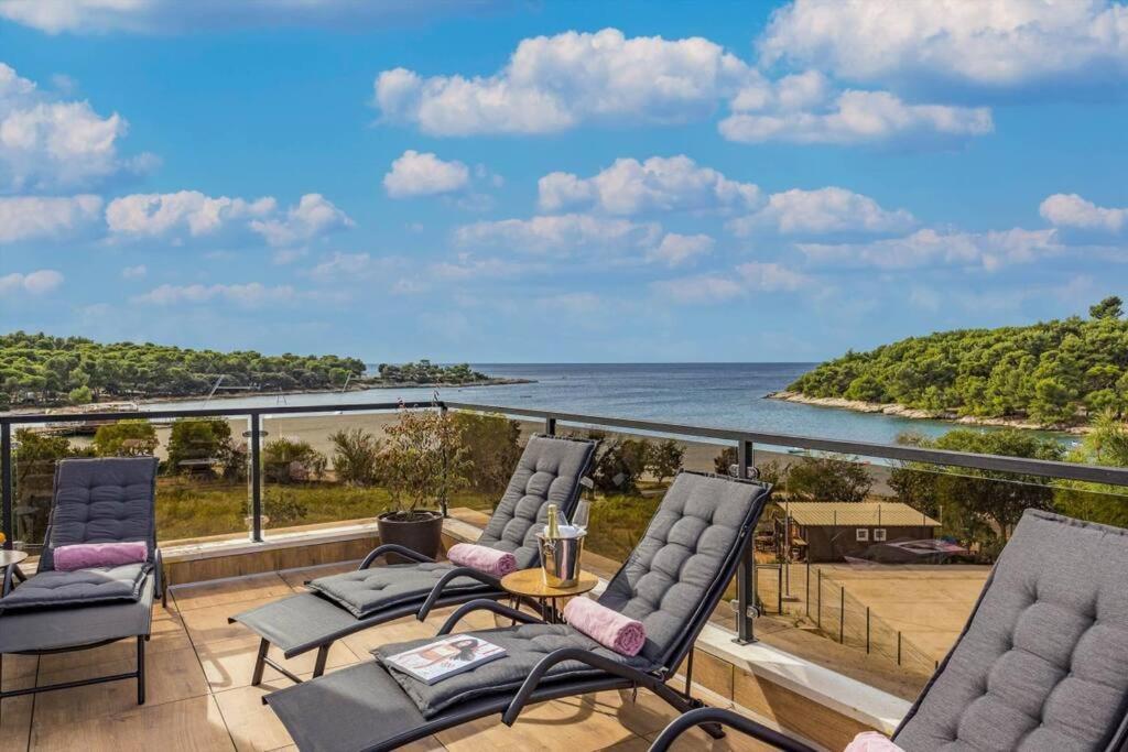 Villa Palma Seaside Luxury Villa For 6 Person!