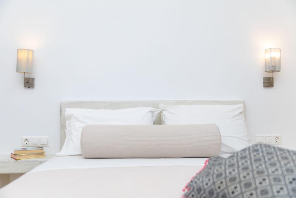 Depis Place & Apartments