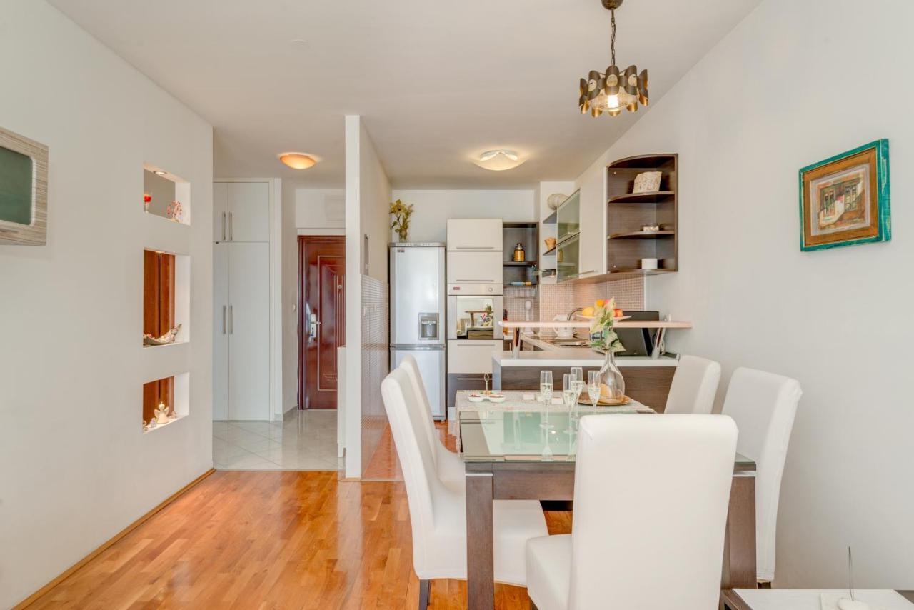 Comfy & Urban Apartment On Znjan Near Beach
