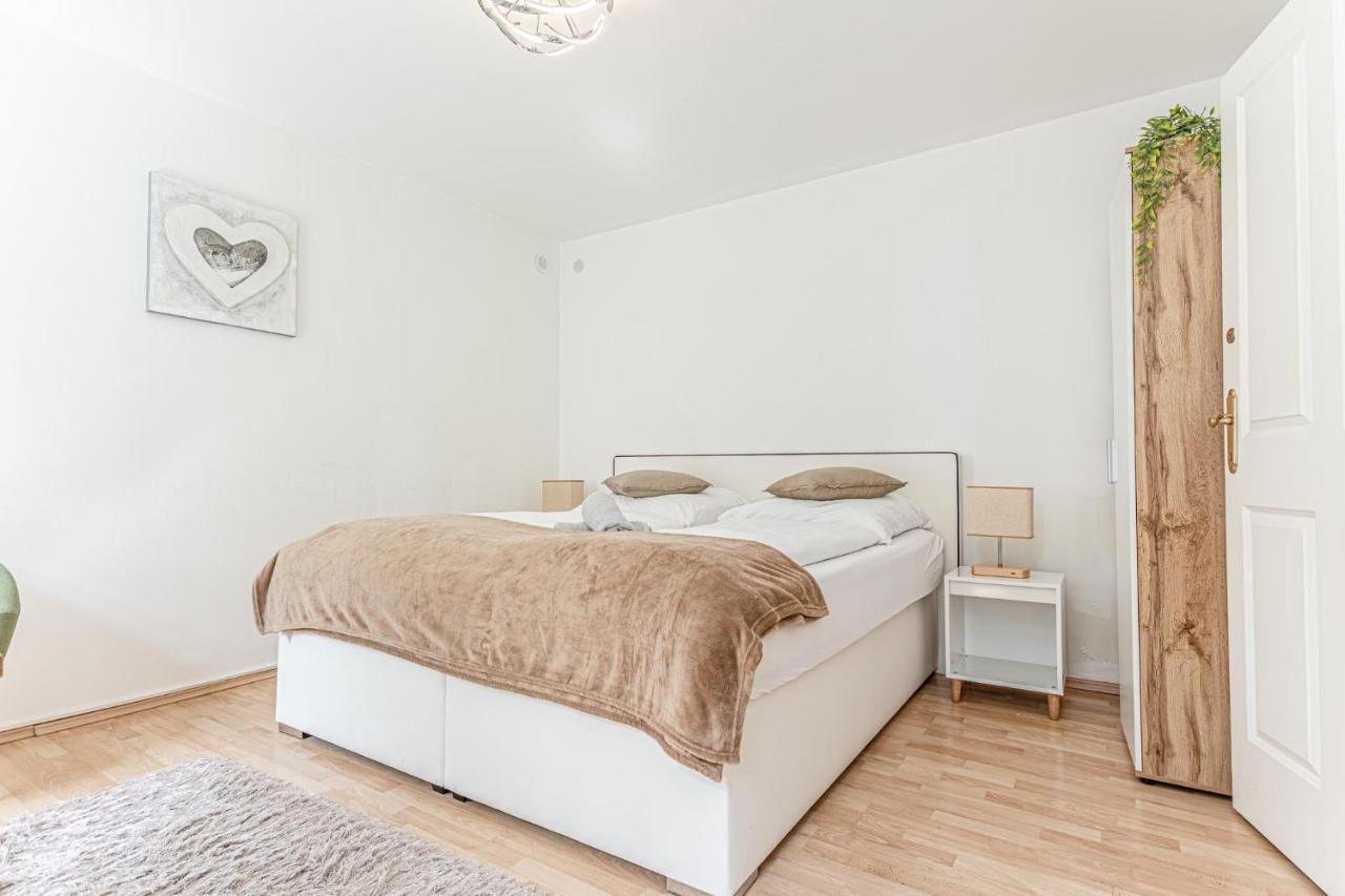 City Vibes: 1br Apt, 10 Min To Westbahnhof