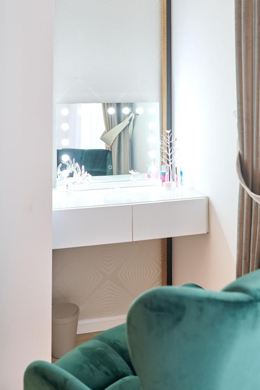 Seascape Apartment In Infinity Beach Resort Parking