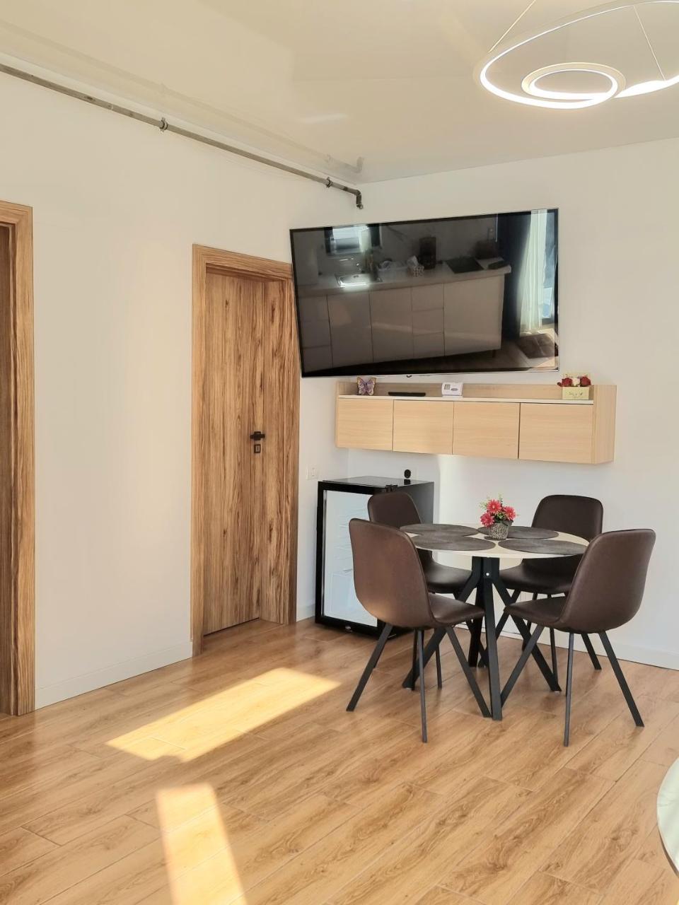 Sunny-endless Summer Mamaia Nord Apartaments