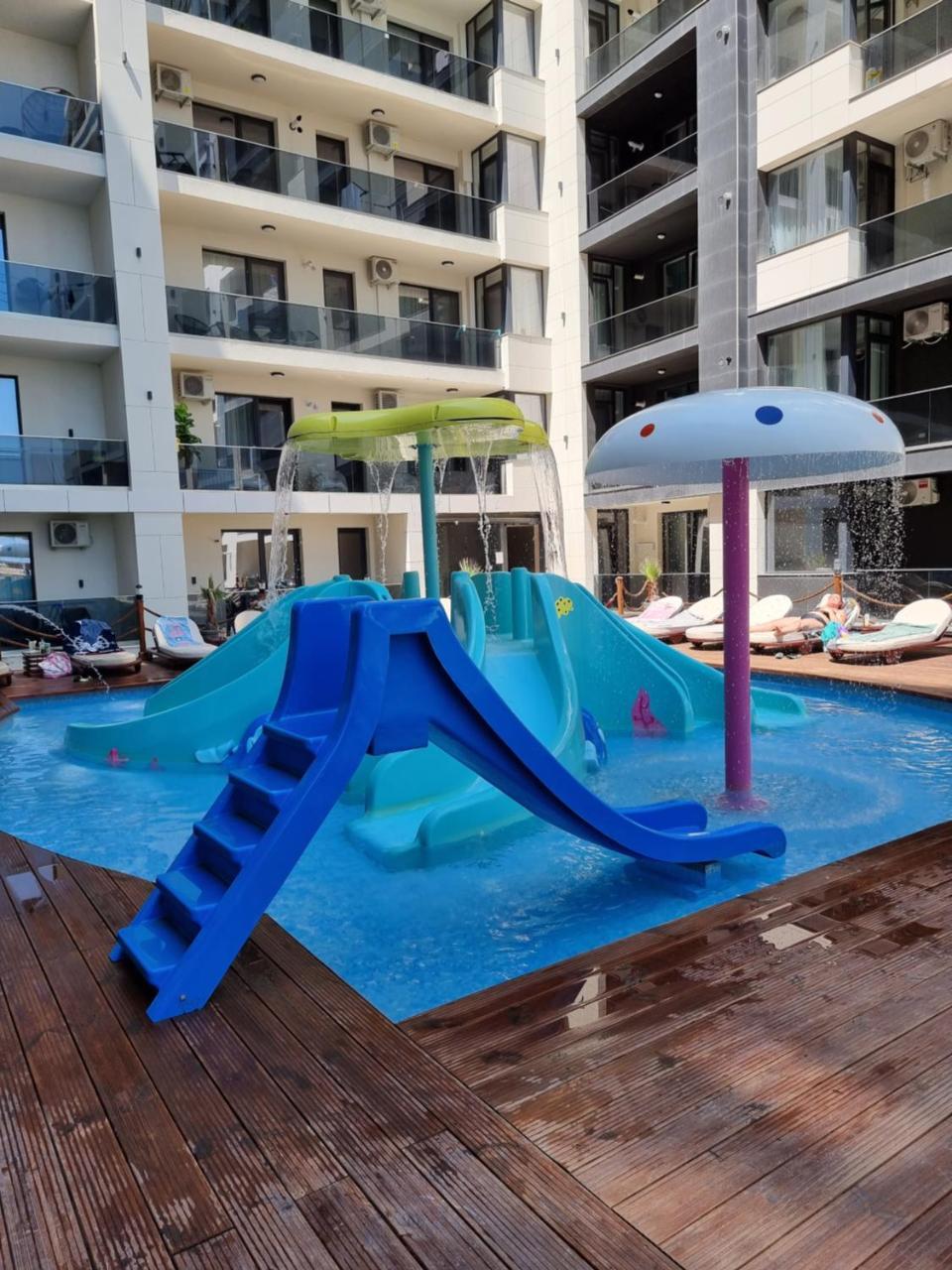 Vcv Studio Endless Summer Mamaia Nord Apartaments