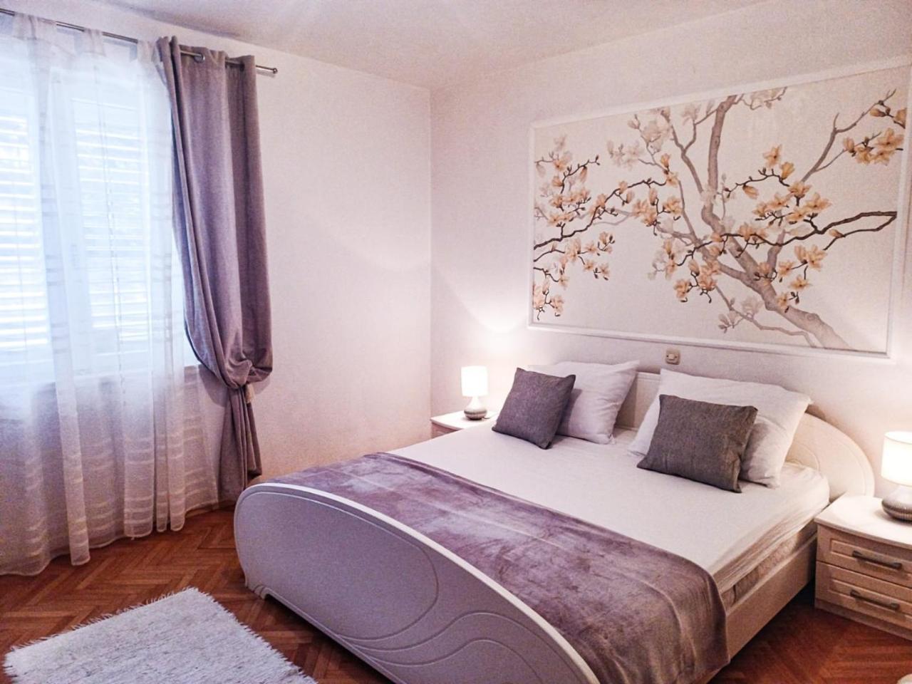 Apartment & Bedroom D & M2