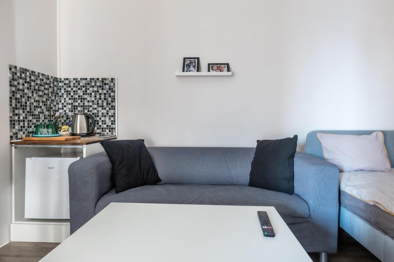 Refurbished Studios, Mountain View Balconies, Minutes From Gondola