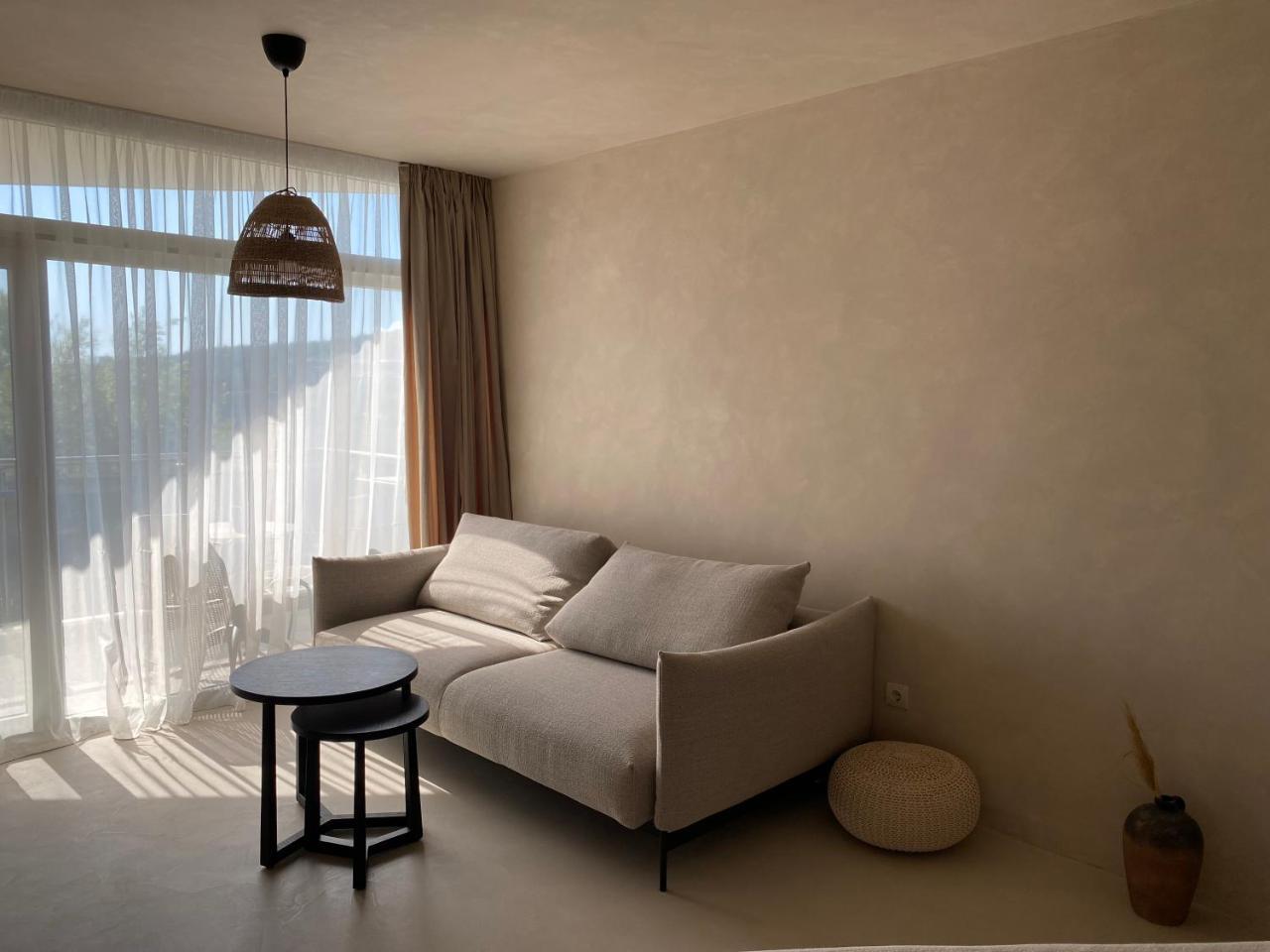 Studio 33 South Pearl