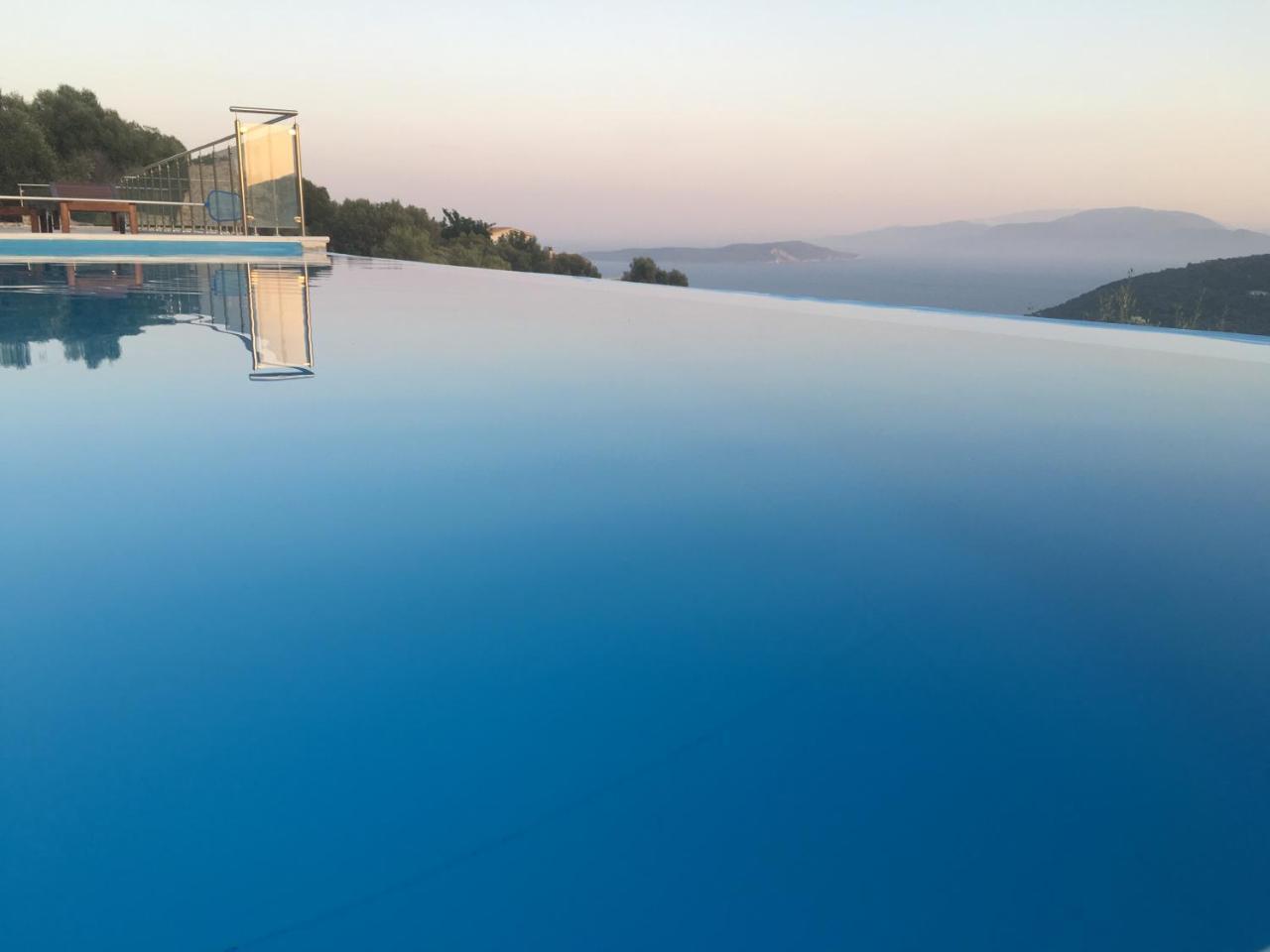 Adamas Villa