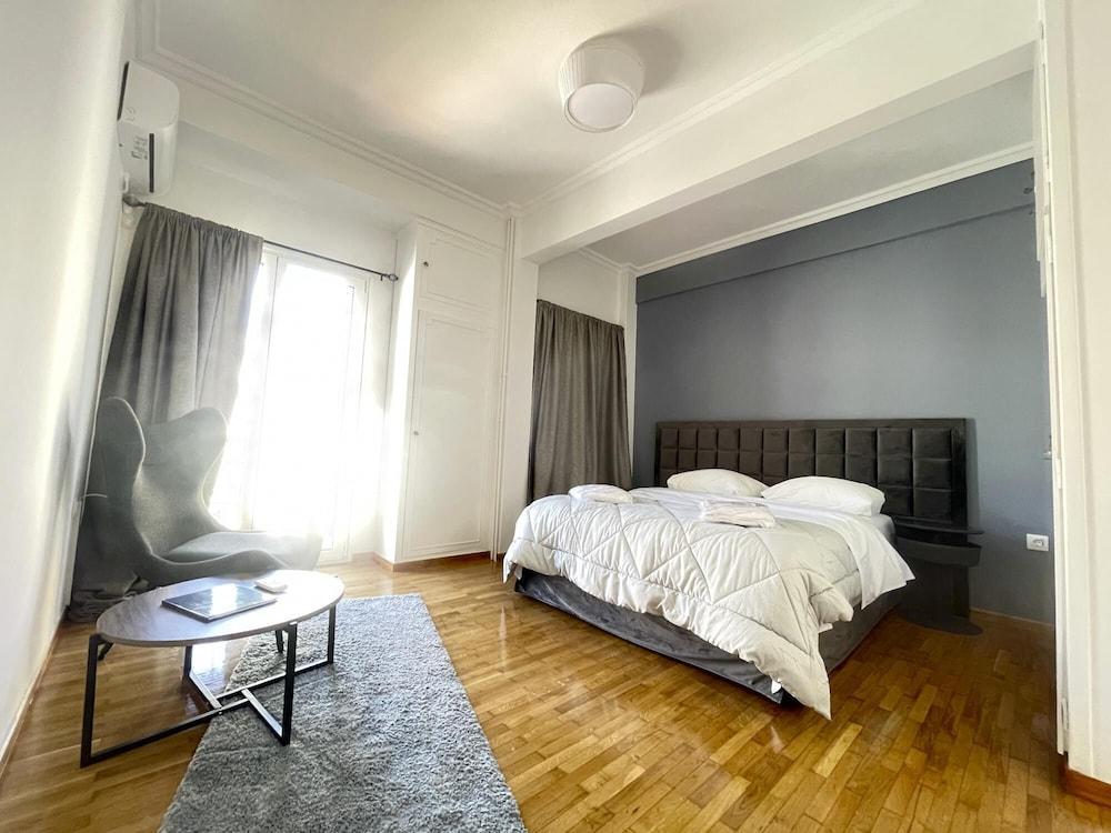 Plato Acropolis Residence Apartment
