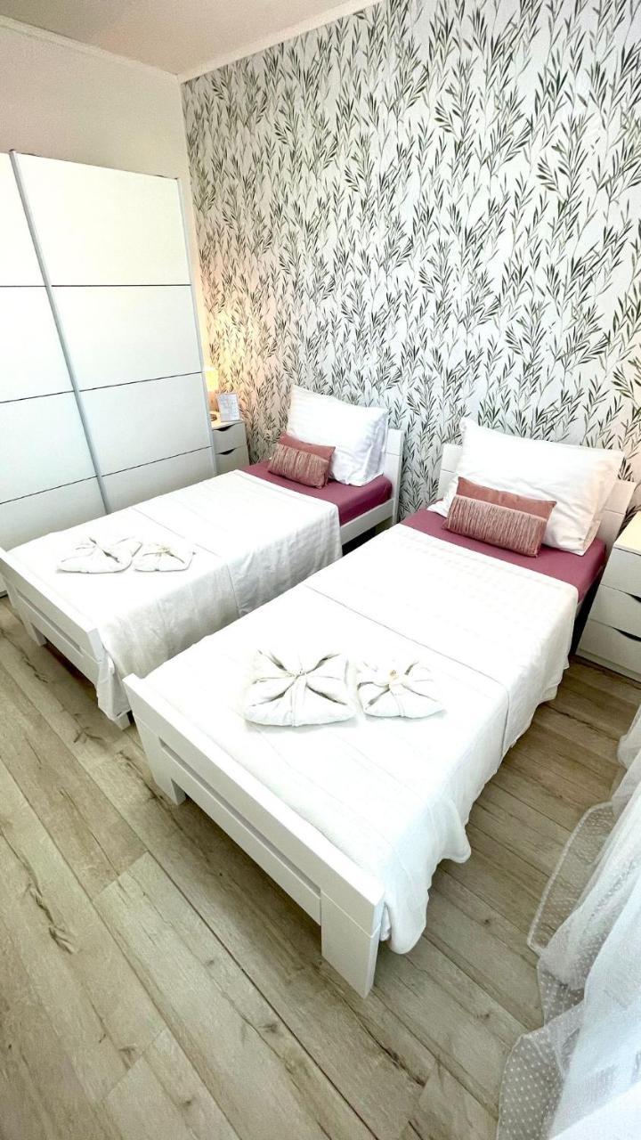 Apartment For 6 + Free Parking Place