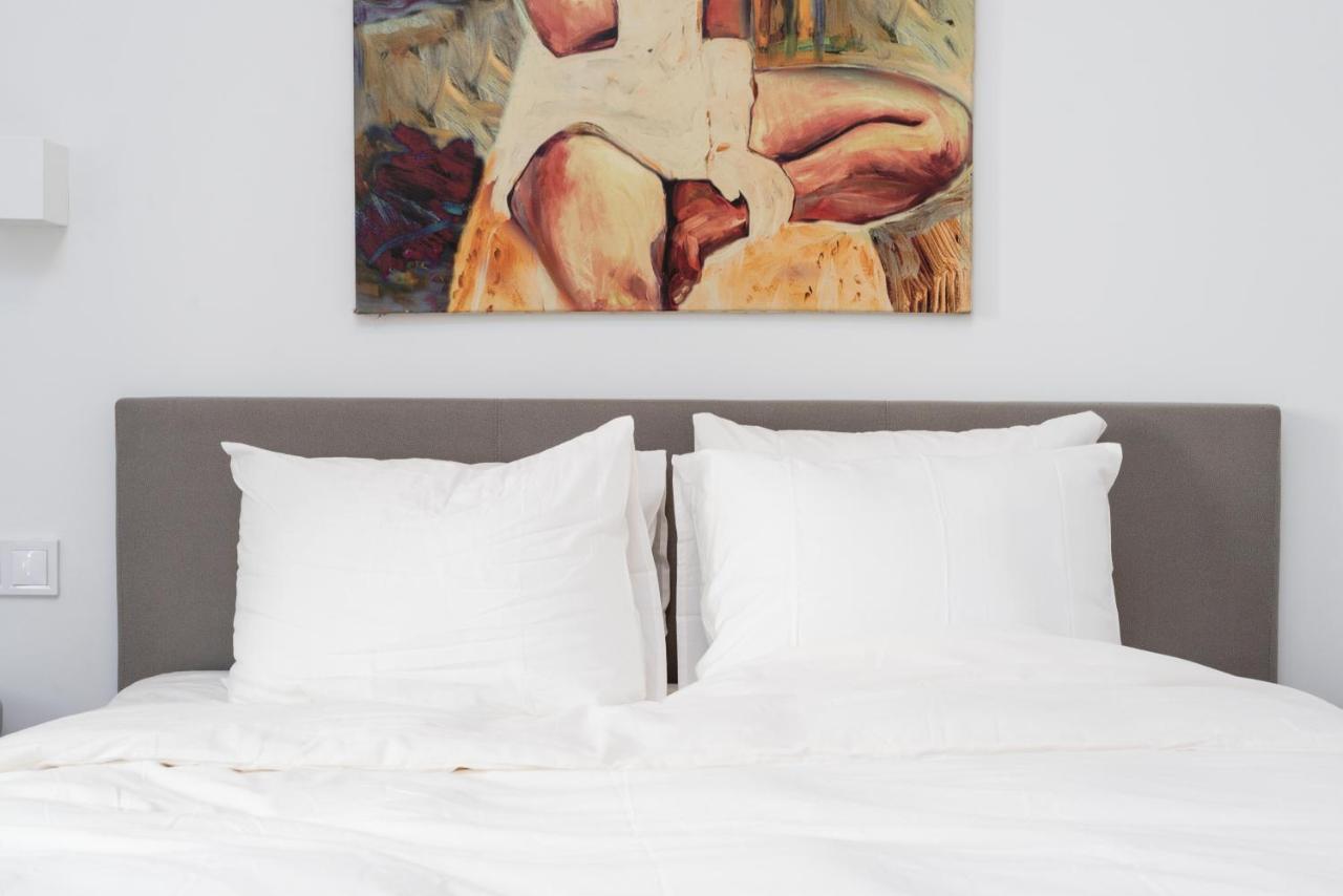 Zen Love, Exarchia