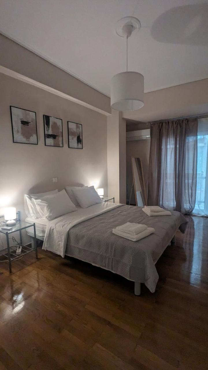 Luxury & Spacious Apartment In Athens