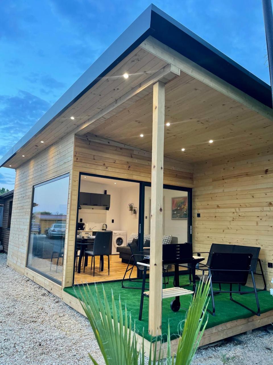 Bungalo Eco Garden Deluxe