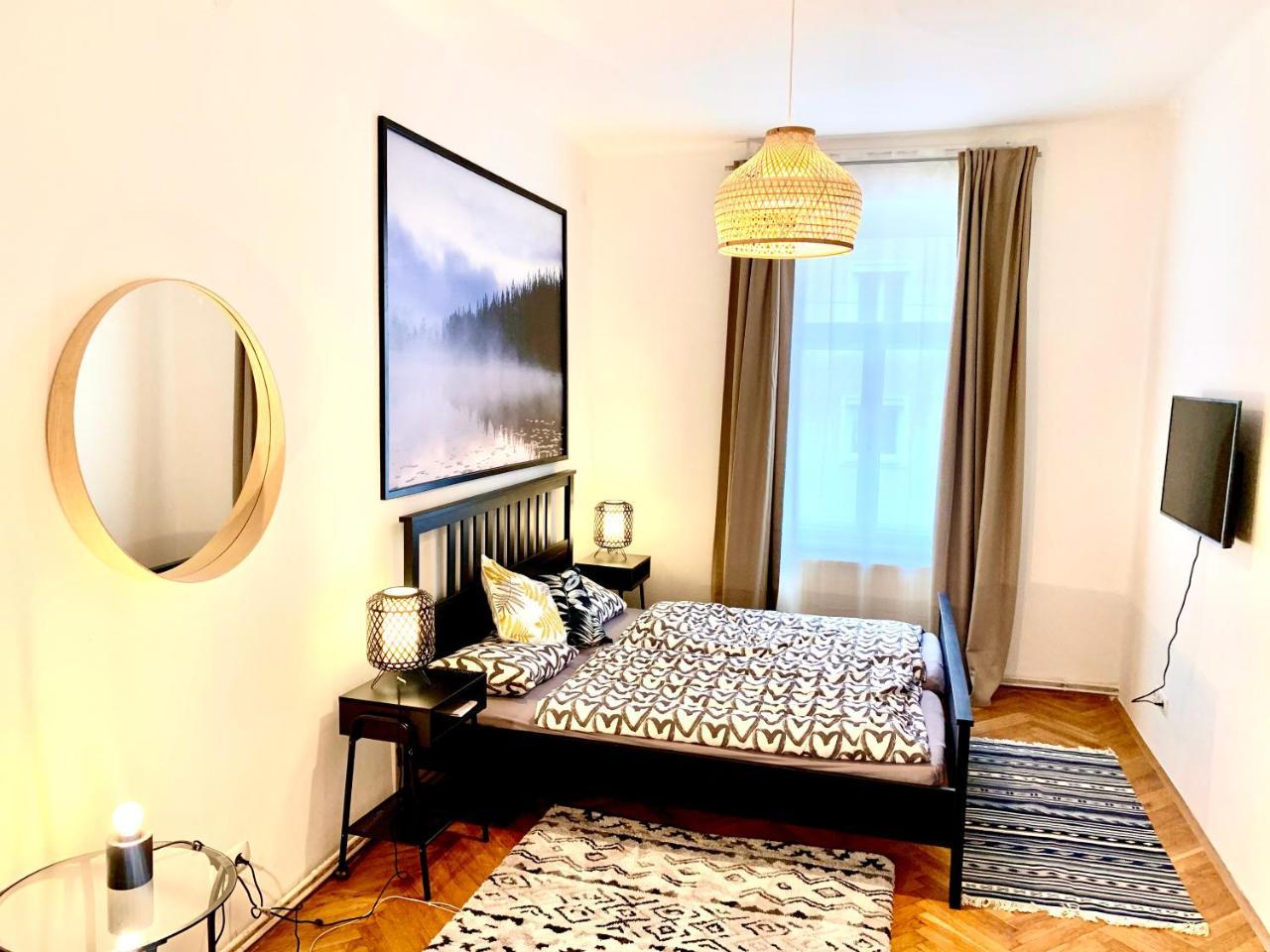 Urban City Retreat by Nahuen Suites