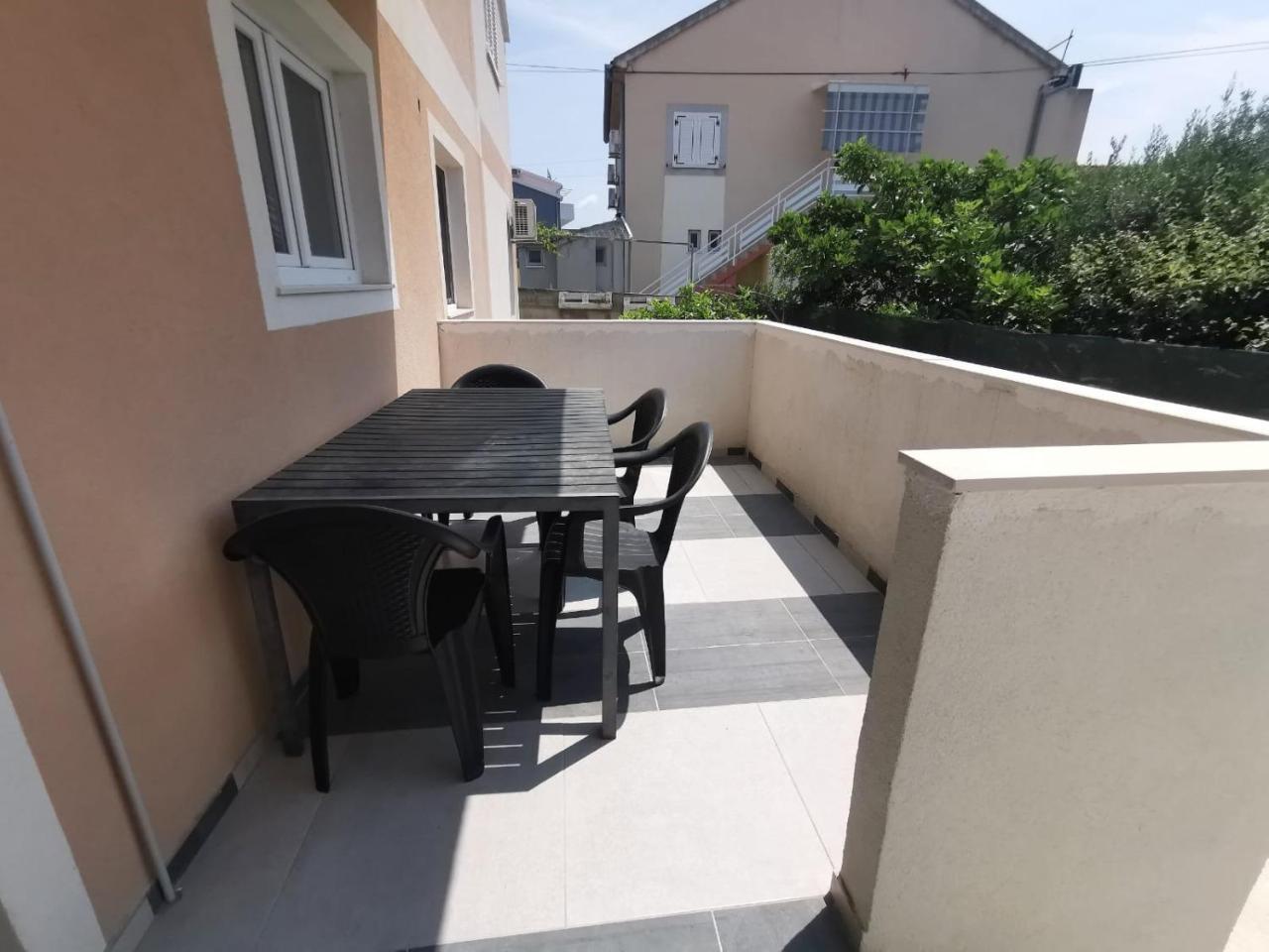 Apartments Kate 200 M From Beach