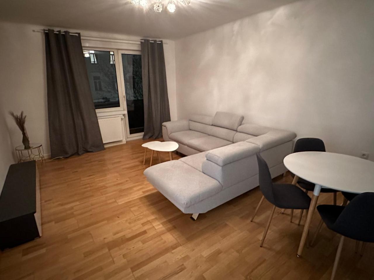 Schone Wohnung Mit Balkon
