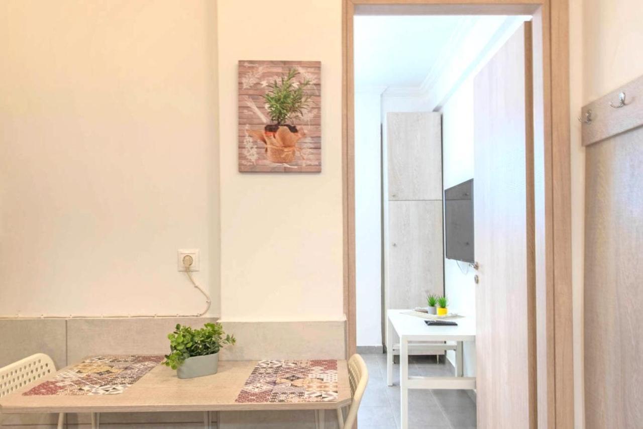 Stunning & Spacious Apt In Athens