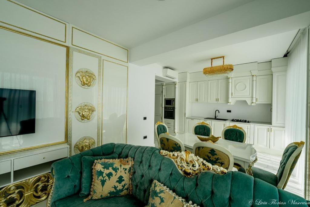 Massimo Luxury