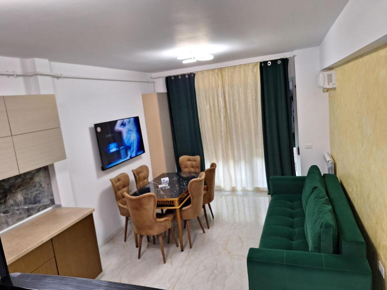 Apartament de Lux Mamaia Nord In Zona Restaurantului Hanul Cu Peste