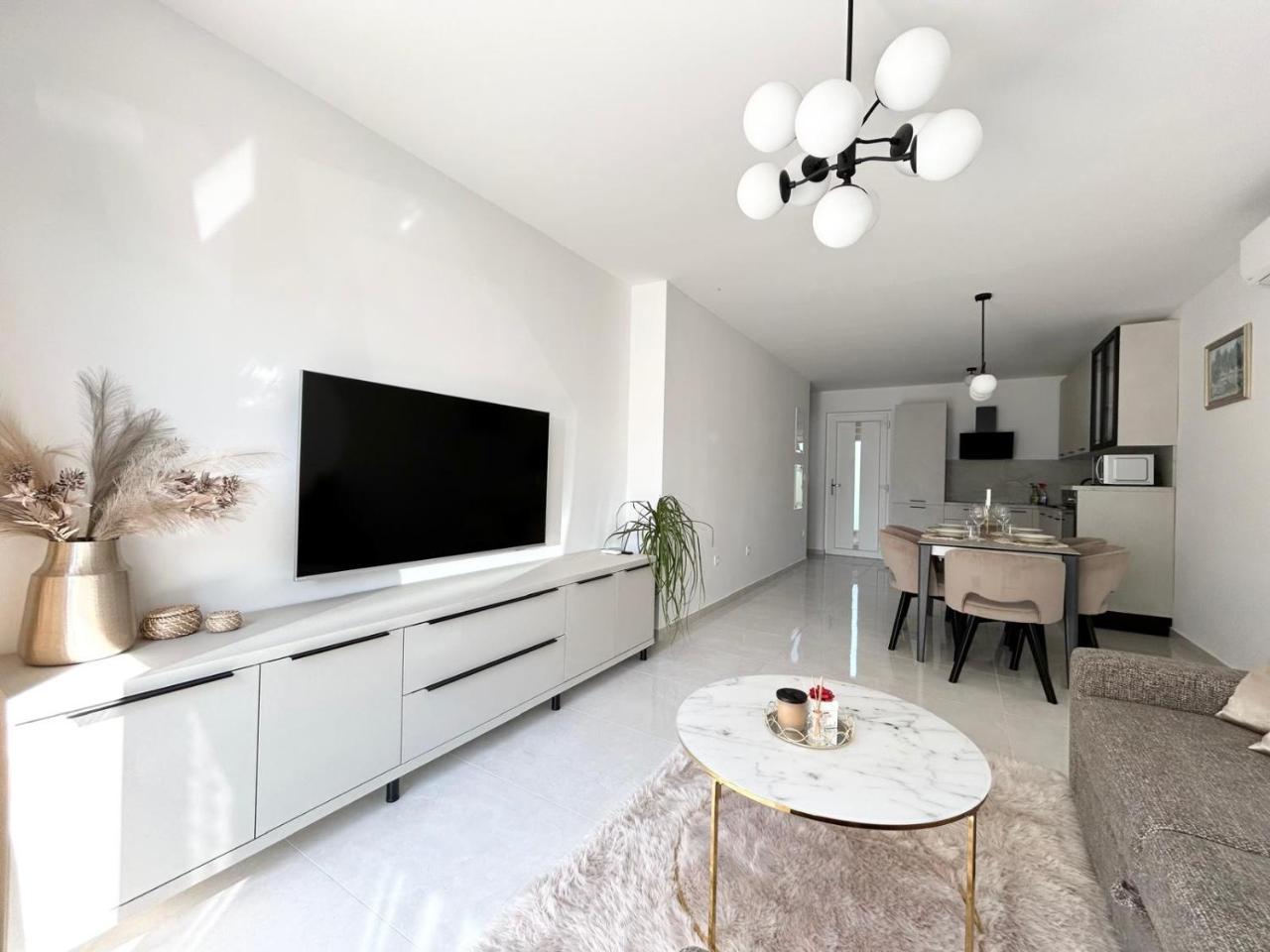 Luxury Apartment Nano Split