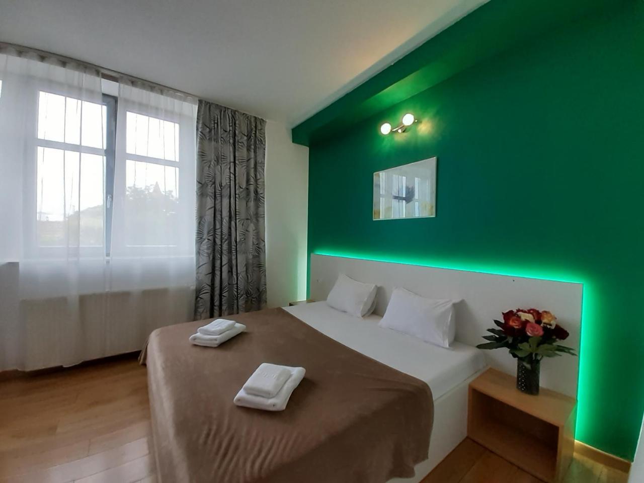 Studio Lime Self Check-in