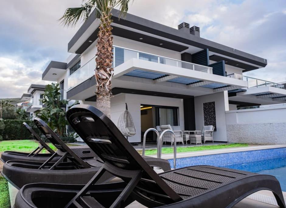 Super Villa Havuzlu