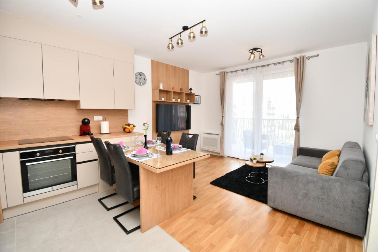 Apartment Minimax