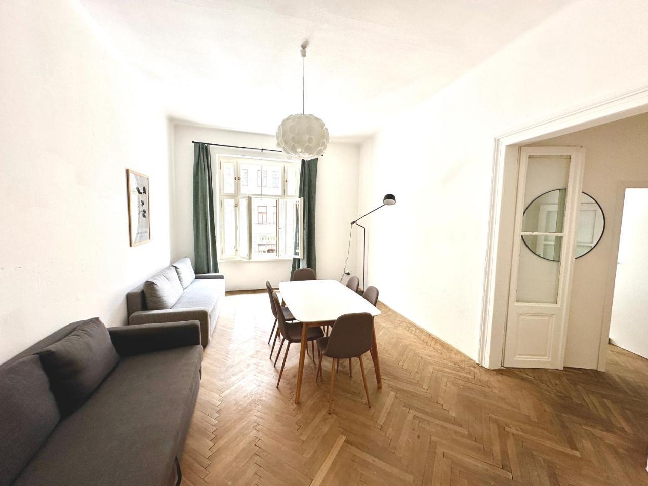 Best Location in Prague! 4 Bedrooms And Super Host!