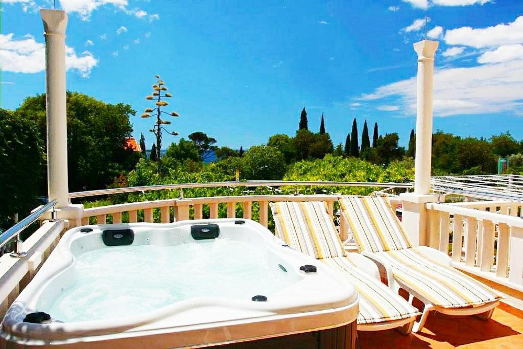 Apartments & Rooms Cakelic Ii