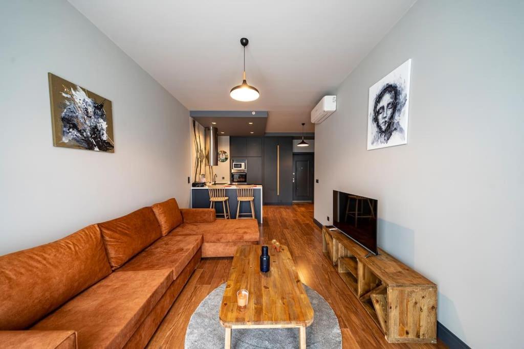 Classy, Modern Furnished Residence-7/24 Security